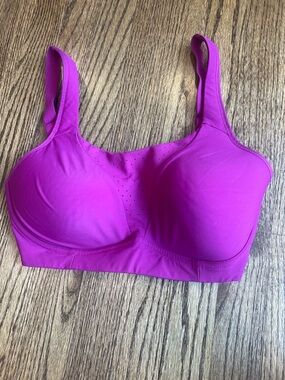 lululemon athletica Wireless Molded High Support Sports Bra - Fuchsia 34DD